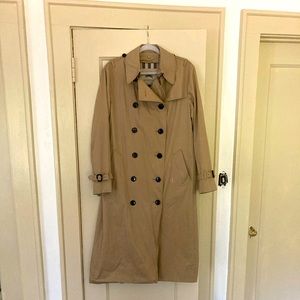Women’s Burberry Trench Coat- Kensington
